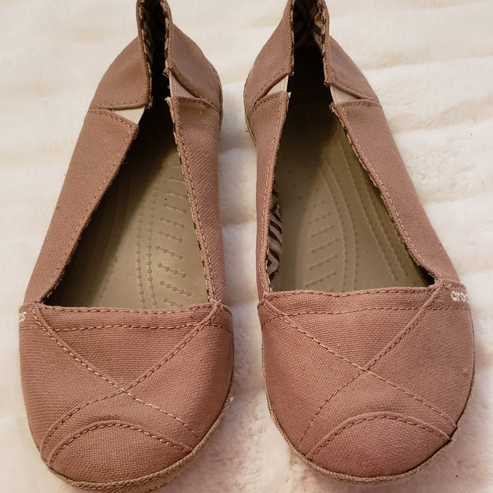 Flats - Picture 2 of 6